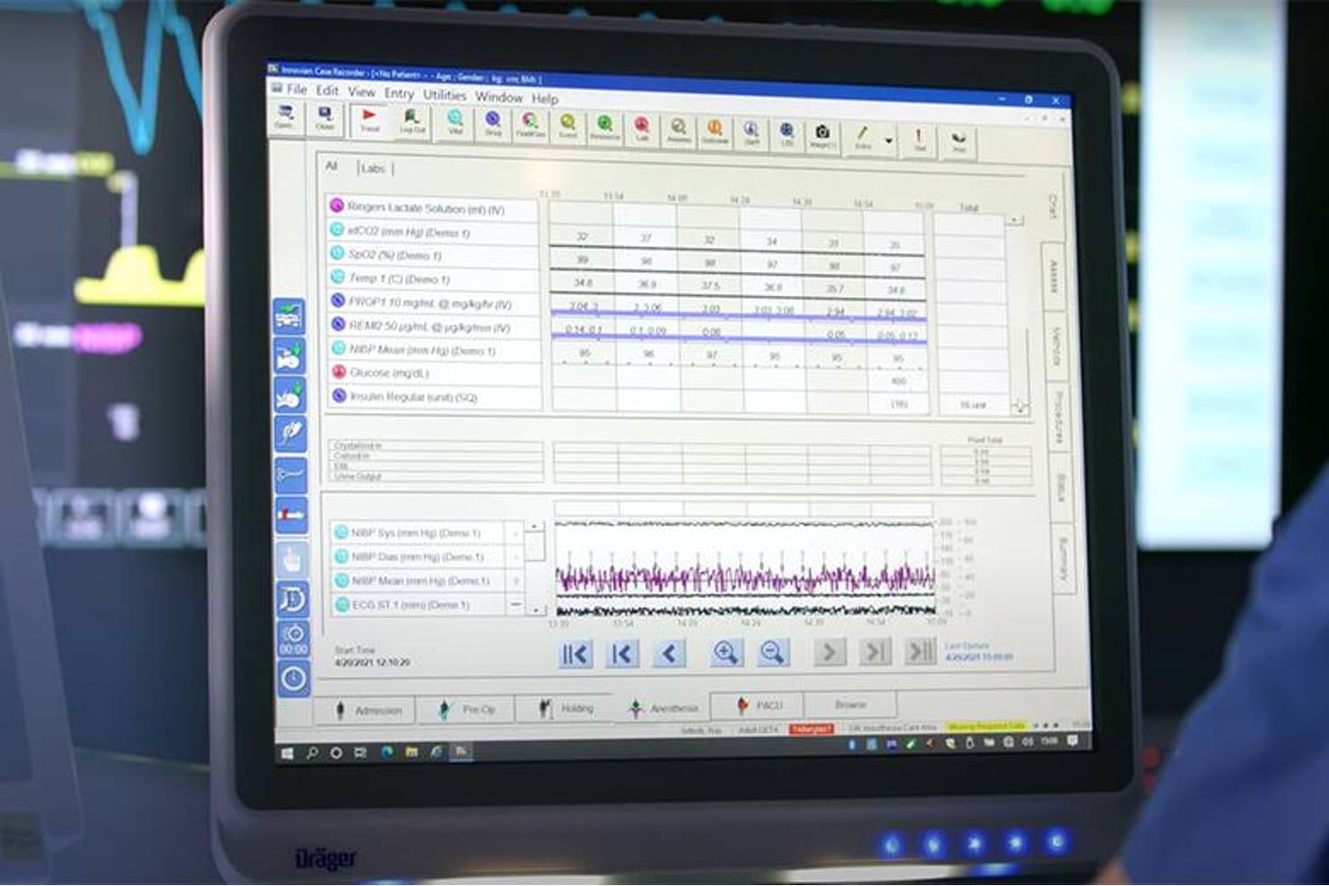 Dräger Innovian Anesthesia-EMR-skärm som visar en patients intraoperativa anestesijournal.