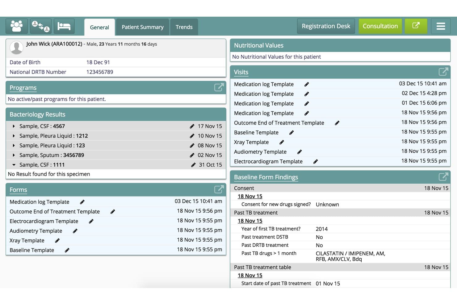 Bahmni-patiëntdashboard met demografische gegevens, bacteriologieresultaten, formulieren, bezoeken en basisbevindingen.