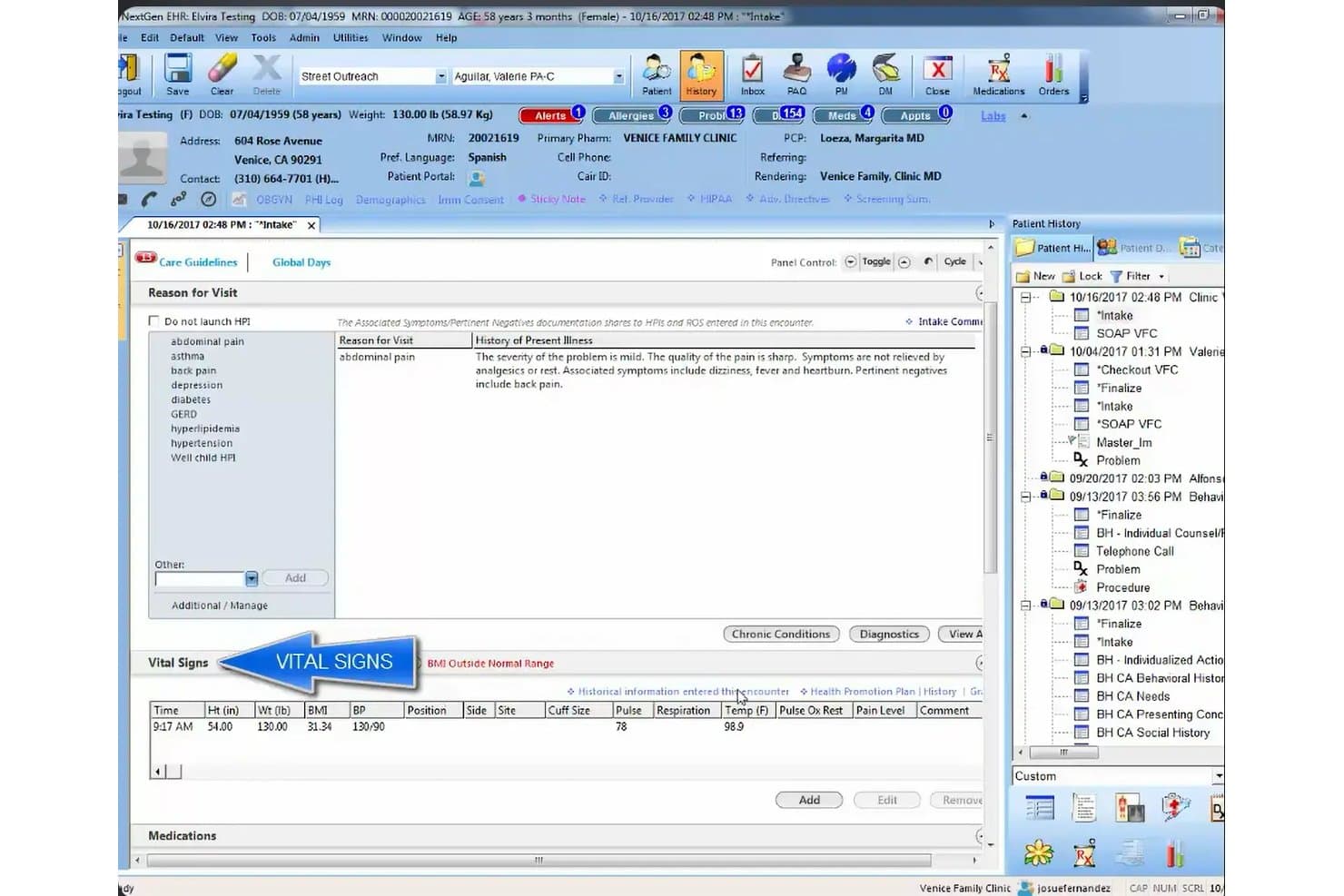 Pantalla de EHR de NextGen Healthcare que muestra la admisión del paciente con campos de signos vitales, motivo de la consulta y HPI.