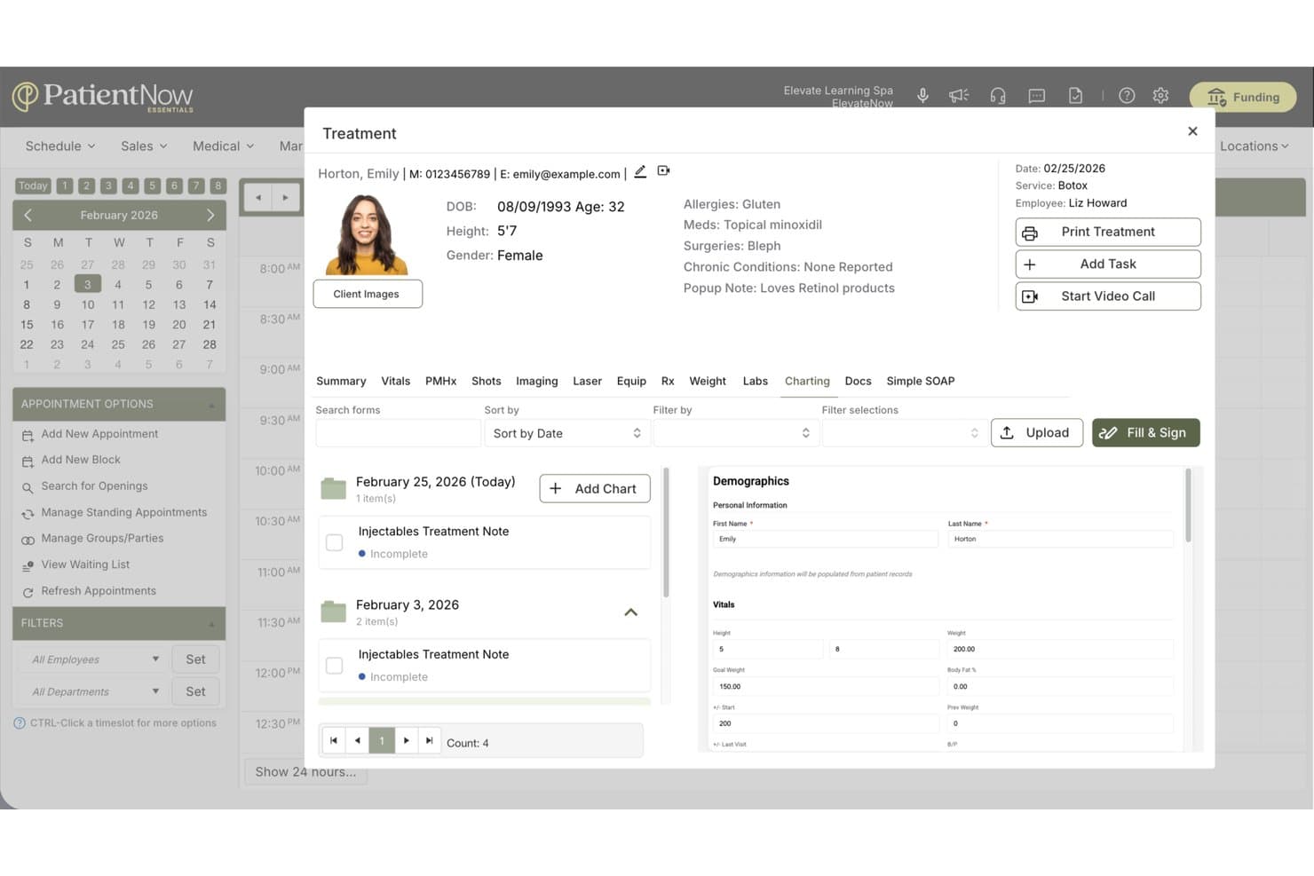 PatientNow EHR-behandelscherm met het tabblad voor patiëntverslaglegging, behandelnotities voor injecteerbare behandelingen en een formulier met demografische gegevens.